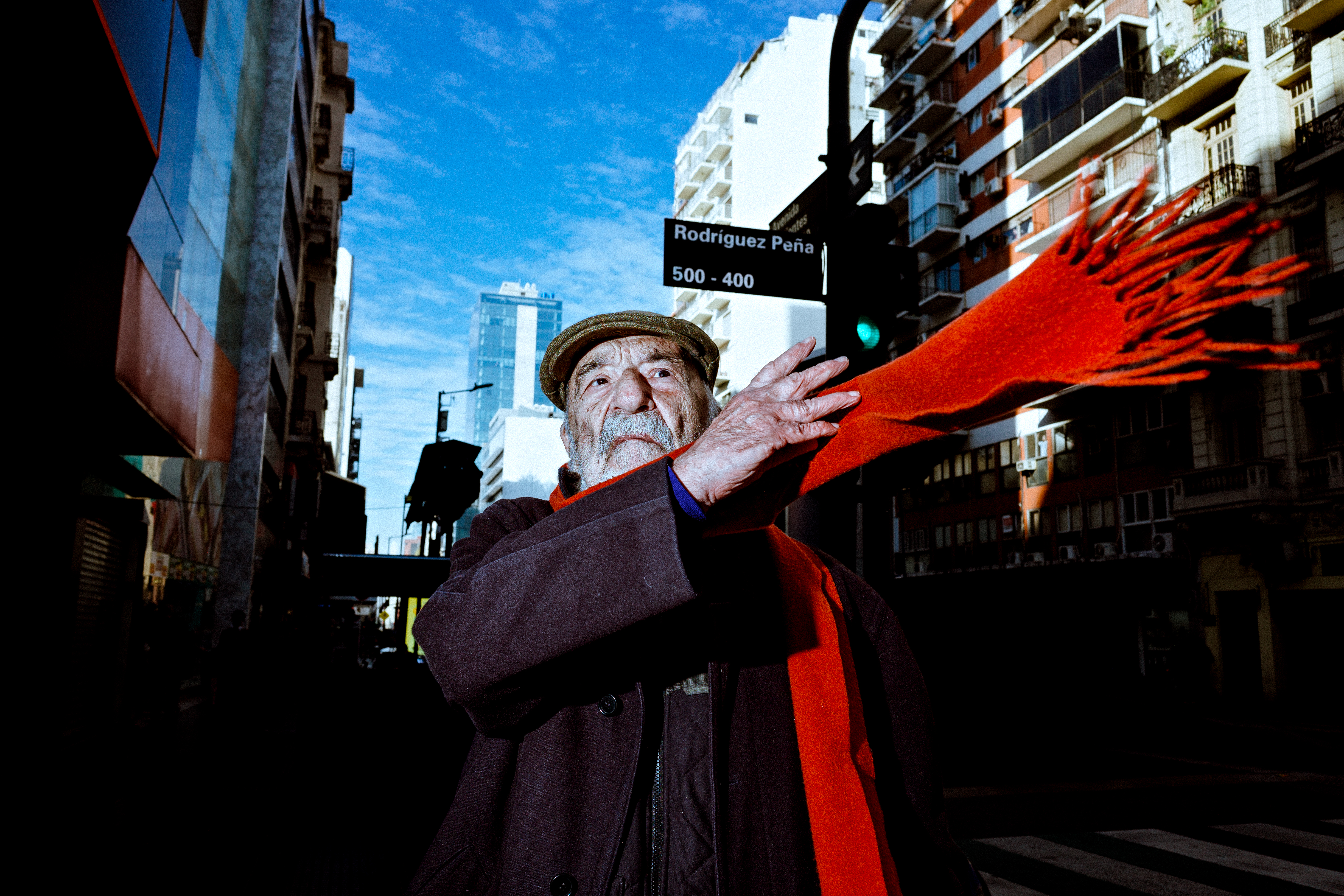 Street photograph by Chini Bolsón